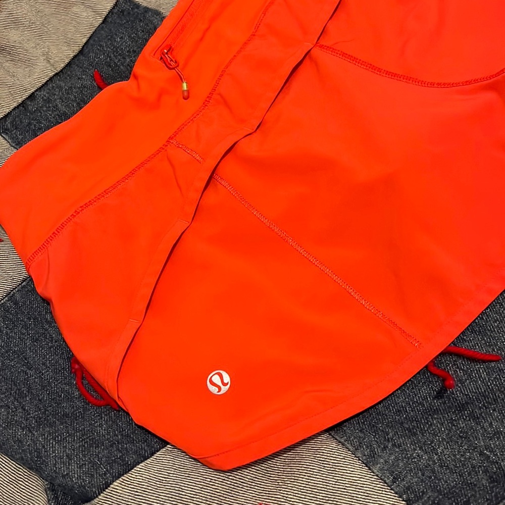 LULULEMON SHORTS SIZE 6